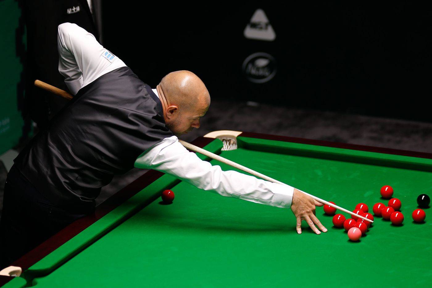 献了一场场 献了一场场