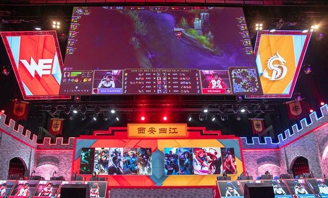 她在比赛中 她在比赛中